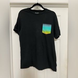 Men’s Billabong Tee with Colored Pocket